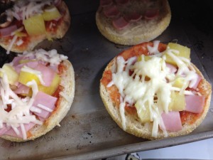 making mini pizzas with kids