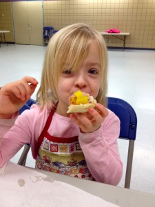 making mini pizzas with kids